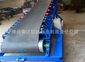 提升式橡膠傳送帶輸送機(jī)械 寬度1米到2米的凹槽皮帶輸送機(jī)